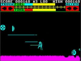 In game image of Lunar Jetman on the Acorn BBC Micro.