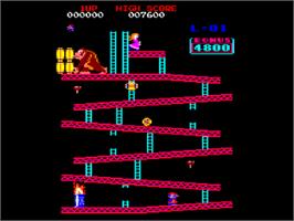 In game image of Donkey Kong on the Amstrad CPC.