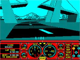 In game image of Hard Drivin' on the Amstrad CPC.