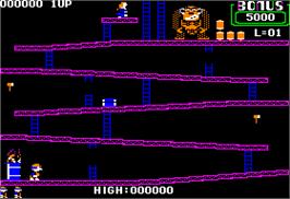 In game image of Donkey Kong on the Apple II.