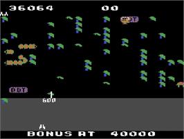 In game image of Millipede on the Atari 5200.