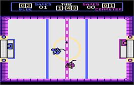 In game image of Hat Trick on the Atari 7800.