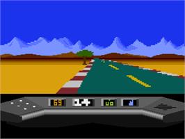 In game image of Elektraglide on the Atari 8-bit.