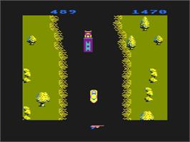 In game image of Spy Hunter on the Atari 8-bit.