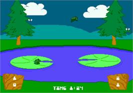 In game image of Frog Feast on the Atari Jaguar.