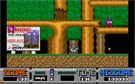 In game image of Bionic Commando on the Atari ST.