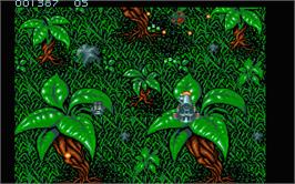 In game image of Frenetic on the Atari ST.