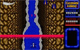 In game image of Gemini Wing on the Atari ST.