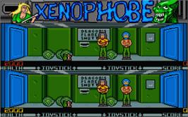 In game image of Xenophobe on the Atari ST.