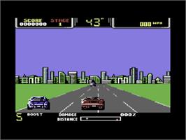 In game image of Chase H.Q. II: Special Criminal Investigation on the Commodore 64.