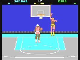 In game image of Jordan vs. Bird: One-on-One on the Commodore 64.