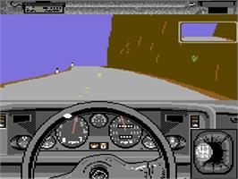 In game image of Test Drive on the Commodore 64.