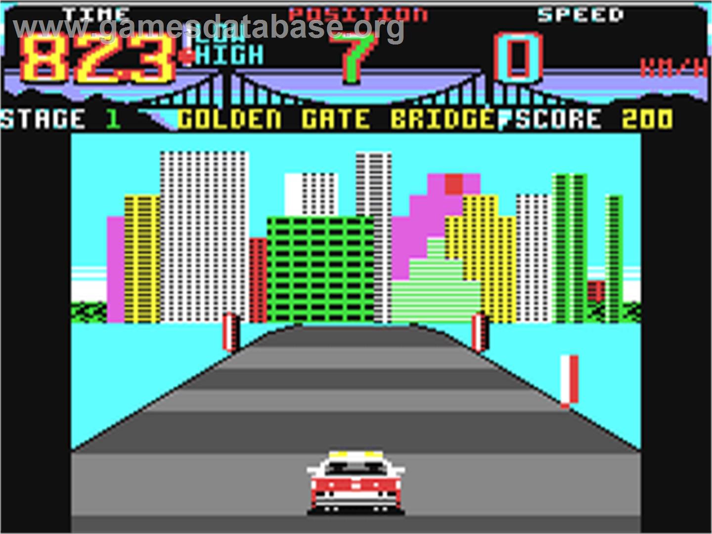 Cisco Heat: All American Police Car Race - Commodore 64 - Artwork - In Game