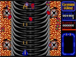 In game image of Gemini Wing on the Commodore Amiga.