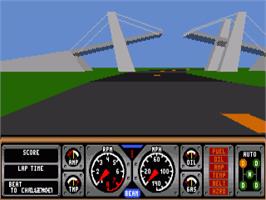 In game image of Hard Drivin' on the Commodore Amiga.