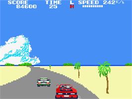 In game image of Out Run on the MSX 2.
