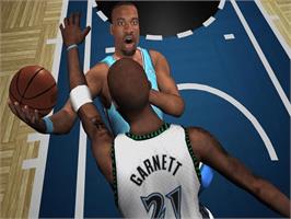 In game image of NBA Live 2005 on the Microsoft Xbox.