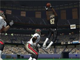 In game image of NFL Fever 2004 on the Microsoft Xbox.
