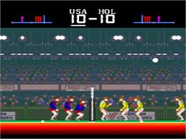 In game image of Super Dodge Ball on the NEC PC Engine.
