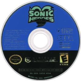 Artwork on the Disc for Sonic Heroes on the Nintendo GameCube.
