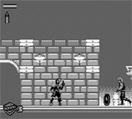 In game image of Judge Dredd on the Nintendo Game Boy.