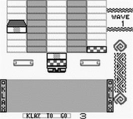 In game image of Klax on the Nintendo Game Boy.
