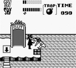 In game image of Spy vs Spy - Operation Boobytrap on the Nintendo Game Boy.