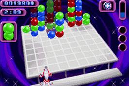 In game image of Super Bubble Pop on the Nintendo Game Boy Advance.