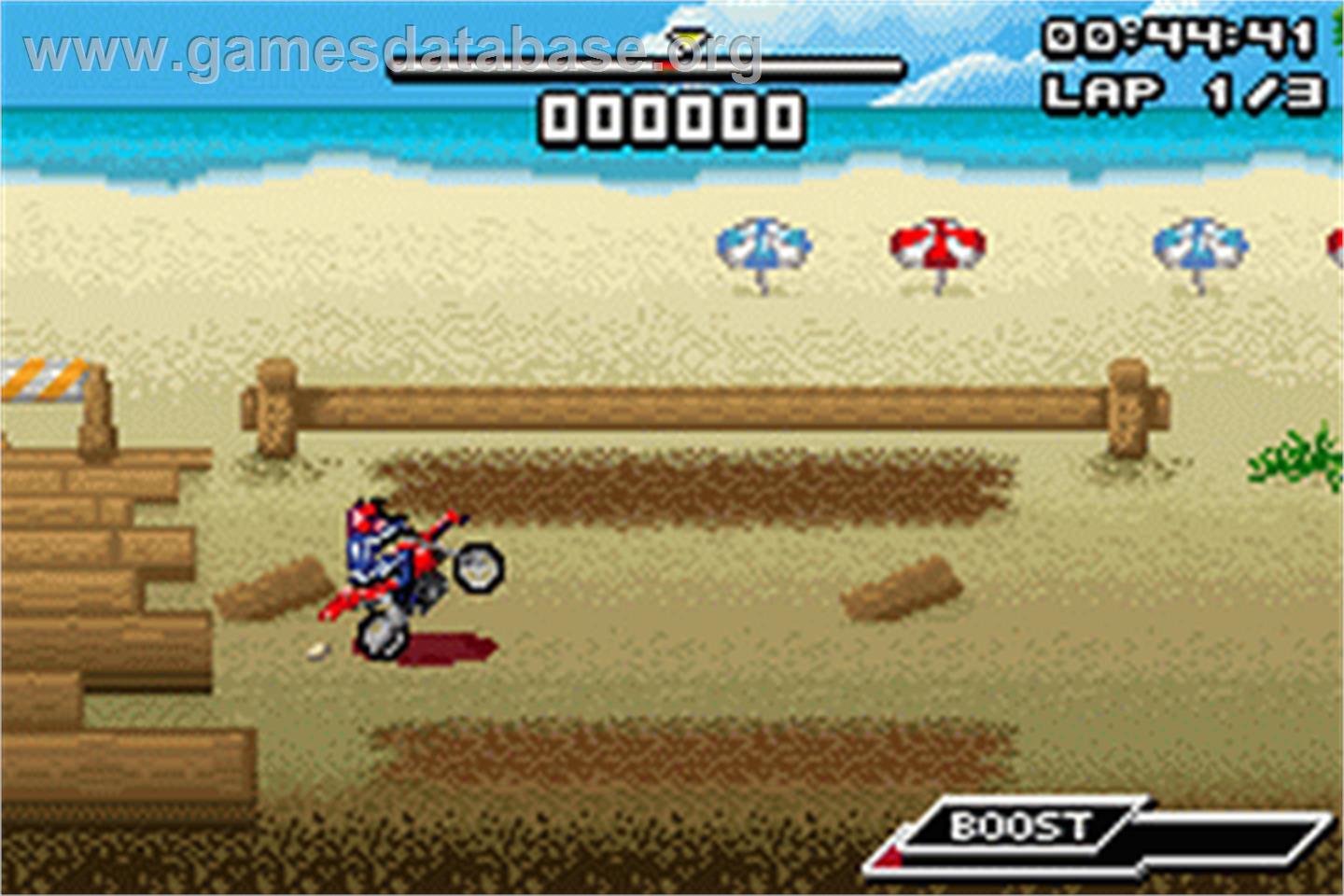 Motocross Challenge - Nintendo Game Boy Advance - Artwork - In Game