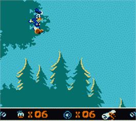 In game image of Donald Duck: Goin' Quackers on the Nintendo Game Boy Color.