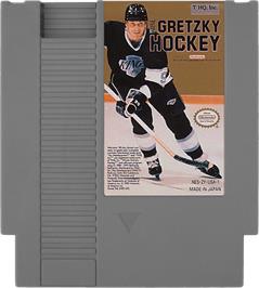Cartridge artwork for Wayne Gretzky Hockey on the Nintendo NES.