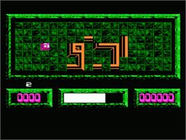 In game image of Loopz on the Nintendo NES.