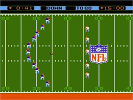 In game image of NFL on the Nintendo NES.