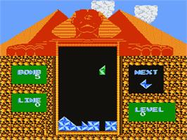 In game image of Pyramid on the Nintendo NES.