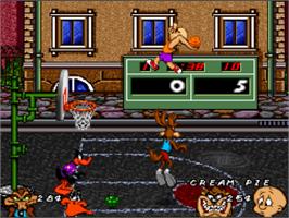 In game image of Looney Tunes B-Ball on the Nintendo SNES.