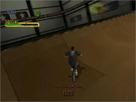 In game image of Mat Hoffman's Pro BMX on the Sega Dreamcast.