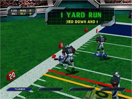 In game image of NFL Blitz 2000 on the Sega Dreamcast.