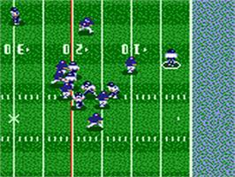 In game image of NFL Quarterback Club on the Sega Game Gear.