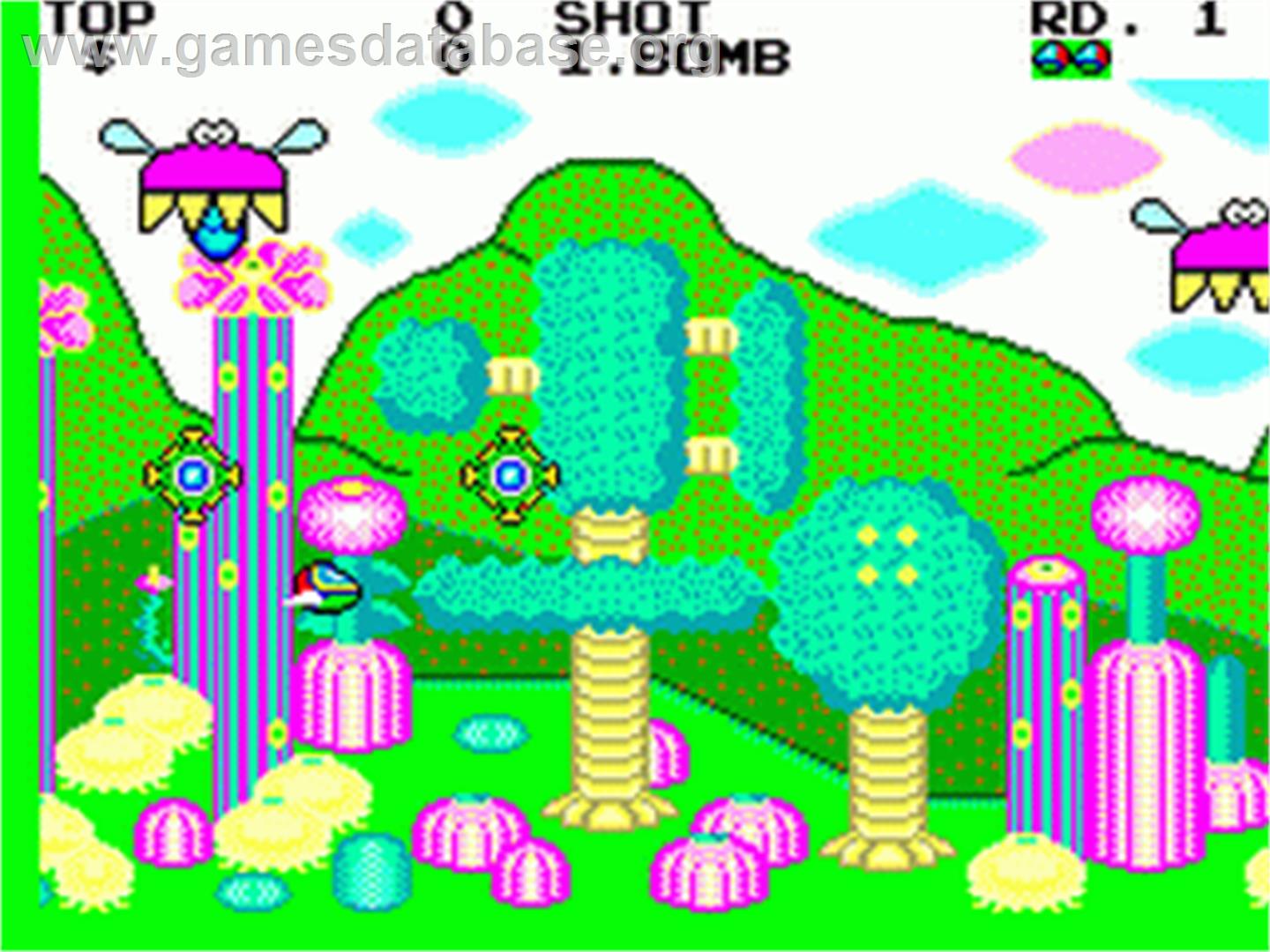 Fantasy Zone - Sega Game Gear - Artwork - In Game