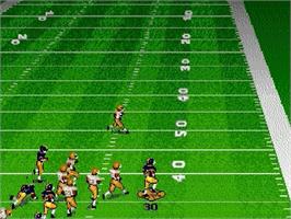 In game image of Bill Walsh College Football on the Sega Genesis.
