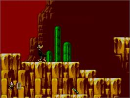 In game image of Daffy Duck in Hollywood on the Sega Master System.