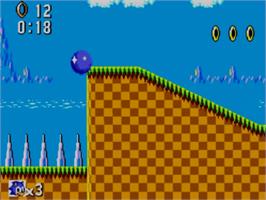 In game image of Sonic The Hedgehog on the Sega Master System.
