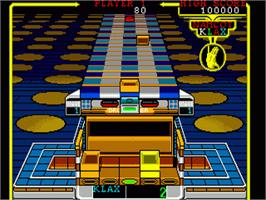 In game image of Klax on the Sega Nomad.