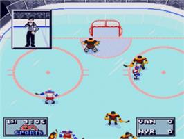 In game image of NHL '95 on the Sega Nomad.