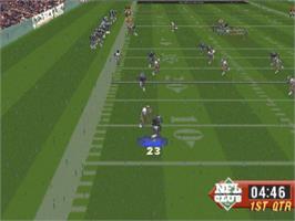 In game image of NFL Quarterback Club '96 on the Sega Saturn.