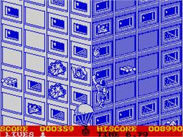 In game image of FireTrap on the Sinclair ZX Spectrum.