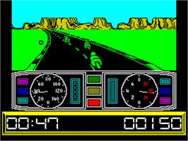 In game image of Super Cycle on the Sinclair ZX Spectrum.