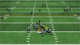 In game image of Madden NFL 7 on the Sony PSP.