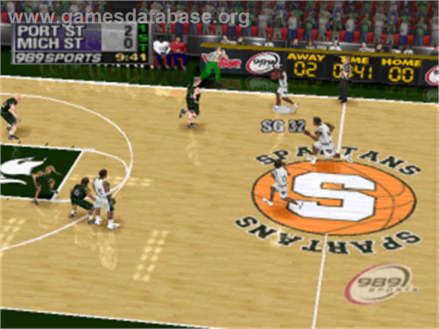 NCAA Final Four 2000 - Sony Playstation - Artwork - In Game