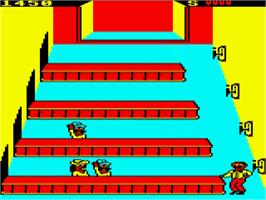 In game image of Tapper on the Acorn BBC Micro.